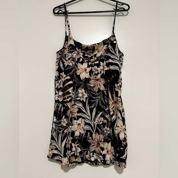 Hurley Swimsuit Coverup - Picture 2 of 3